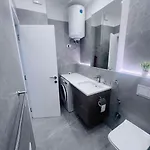 Διαμέρισμα Deluxe Flat With Garden_tirana *
